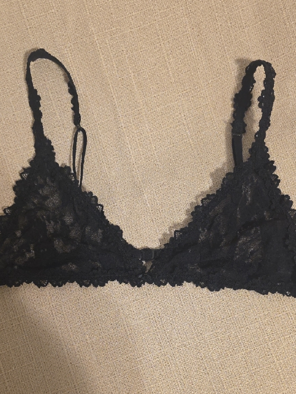 SKIMS SIZE L Lace Bralette - Black - Picture 2 of 5